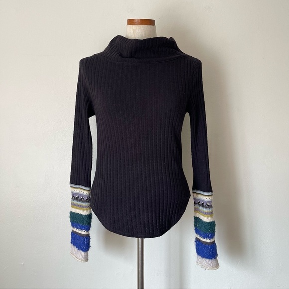 Free People Black Henley embroidered sleeves size Small - Picture 1 of 5